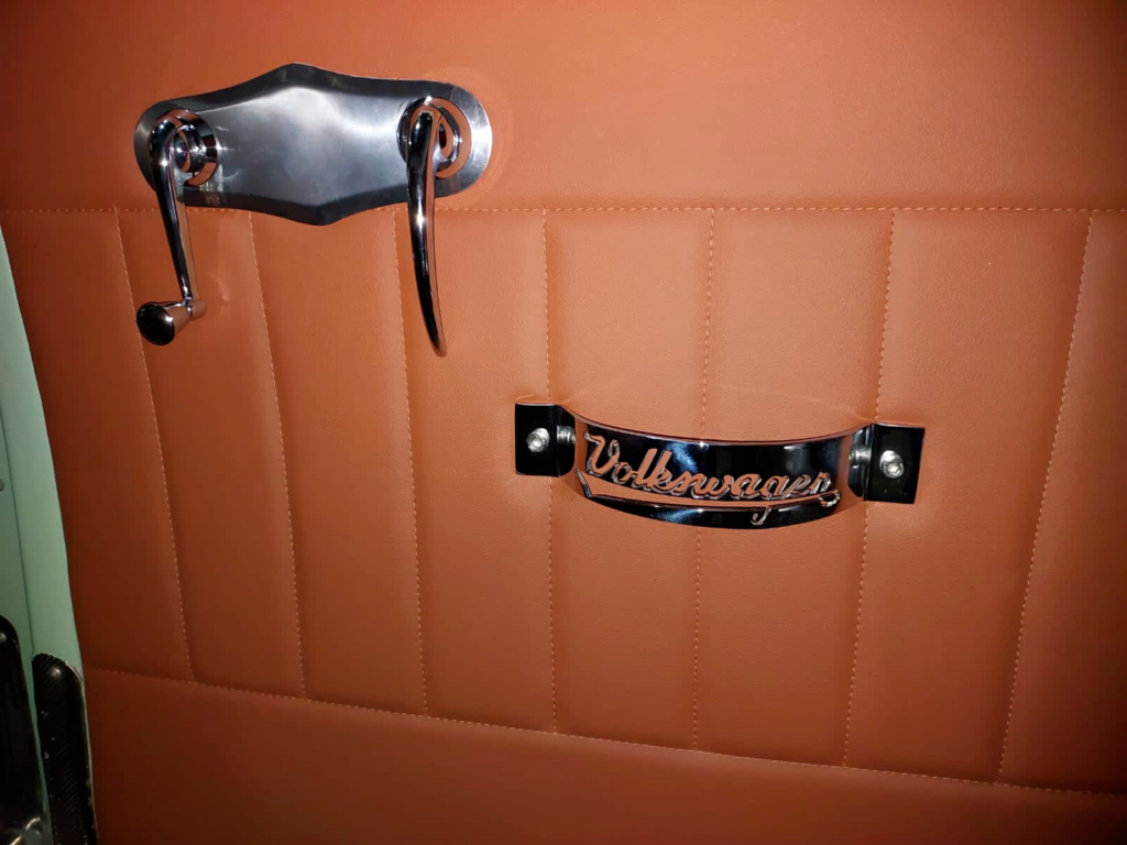 restauração de porta de veículo